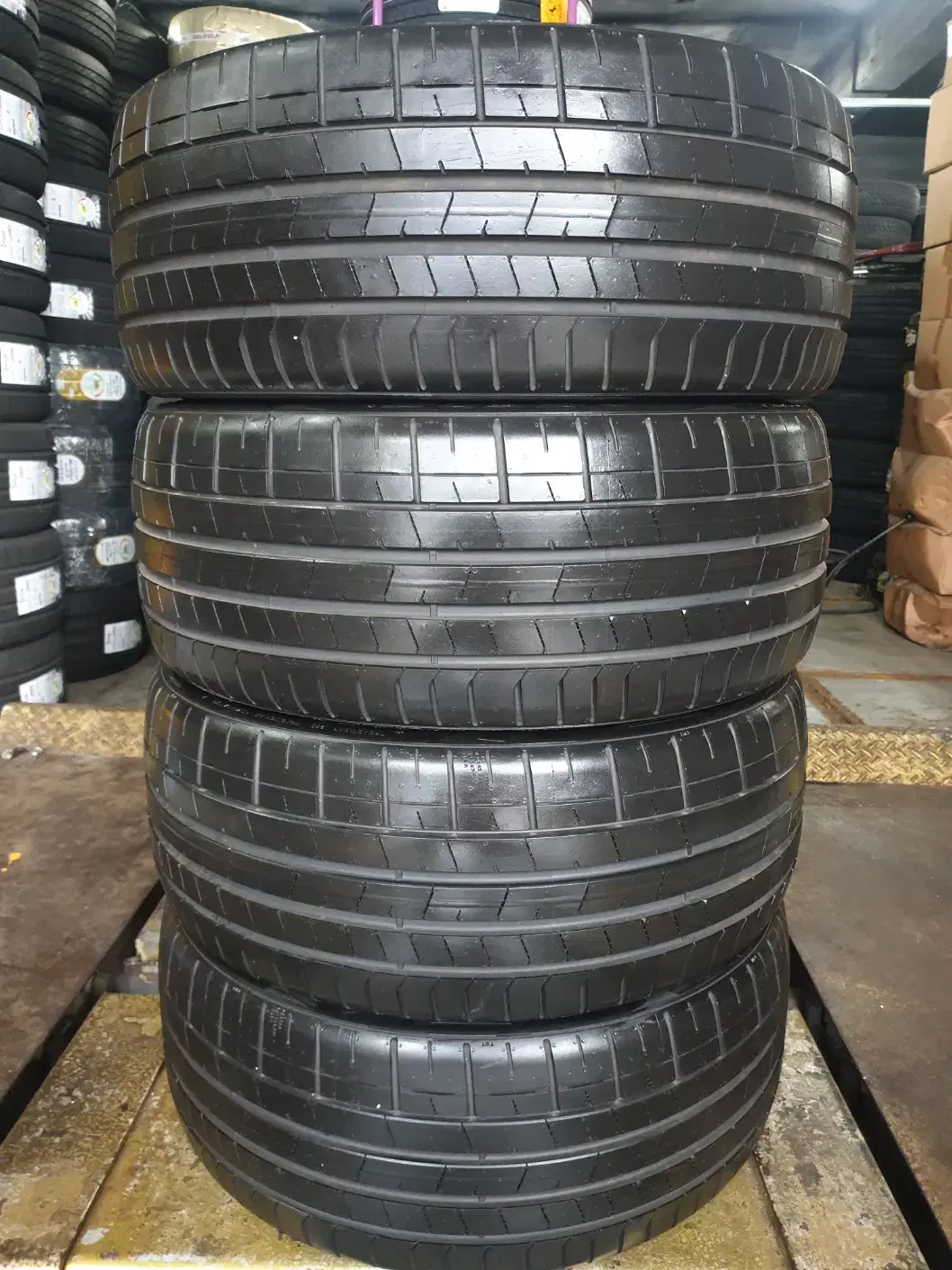 2353519 중고타이어 피렐리 피제로PZ4 235/35R19 세트